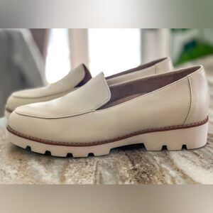 Bionic Kensley Cream Loafers size 9